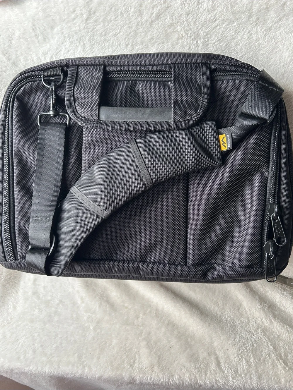 Brenthaven Black Laptop Messenger Bag with Shoulder Strap